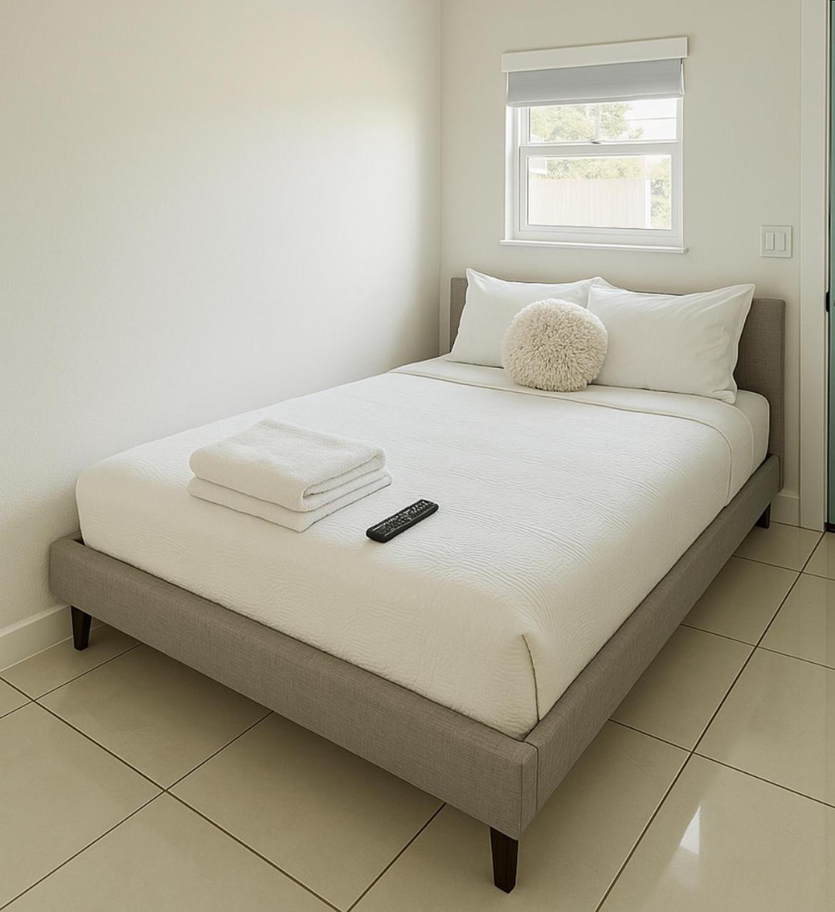 Modern Home - Termpurpedic Queen Bed, Laundry, Free Parkging, Ev Tesla Hollywood Luaran gambar